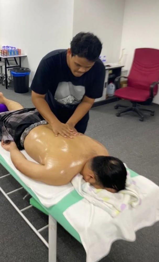 Urutan therapeutic/terapeutik,therapi,deep tissue -merawat segala masalah urat saraf